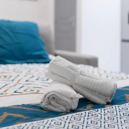 Spacieux T2 Au Centre Avec Parking Et Climatisation * Carcassonne